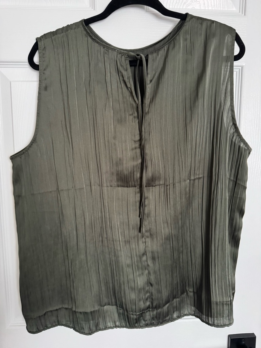 LOFT Olive Pleated Sleeveless Camisole - Picture 2 of 2